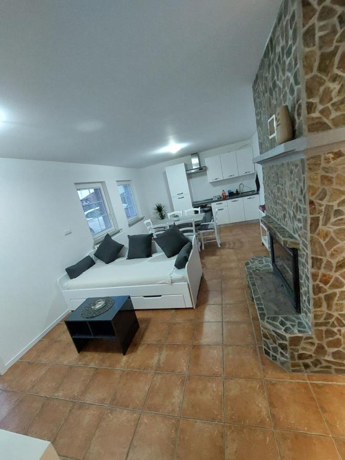 Apartma Sandi Sentilj Exteriör bild